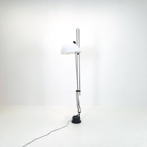 Candeeiro de pé 4026 branco de meados do século em vidro acrílico e cromo de Carlo Santi para Kartell Design, Itália, década de 1970