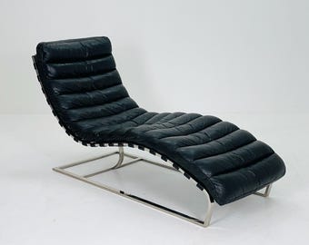 Mid Century Bauhaus style Lounge chair black  leather and chrome, 1980s Italy
