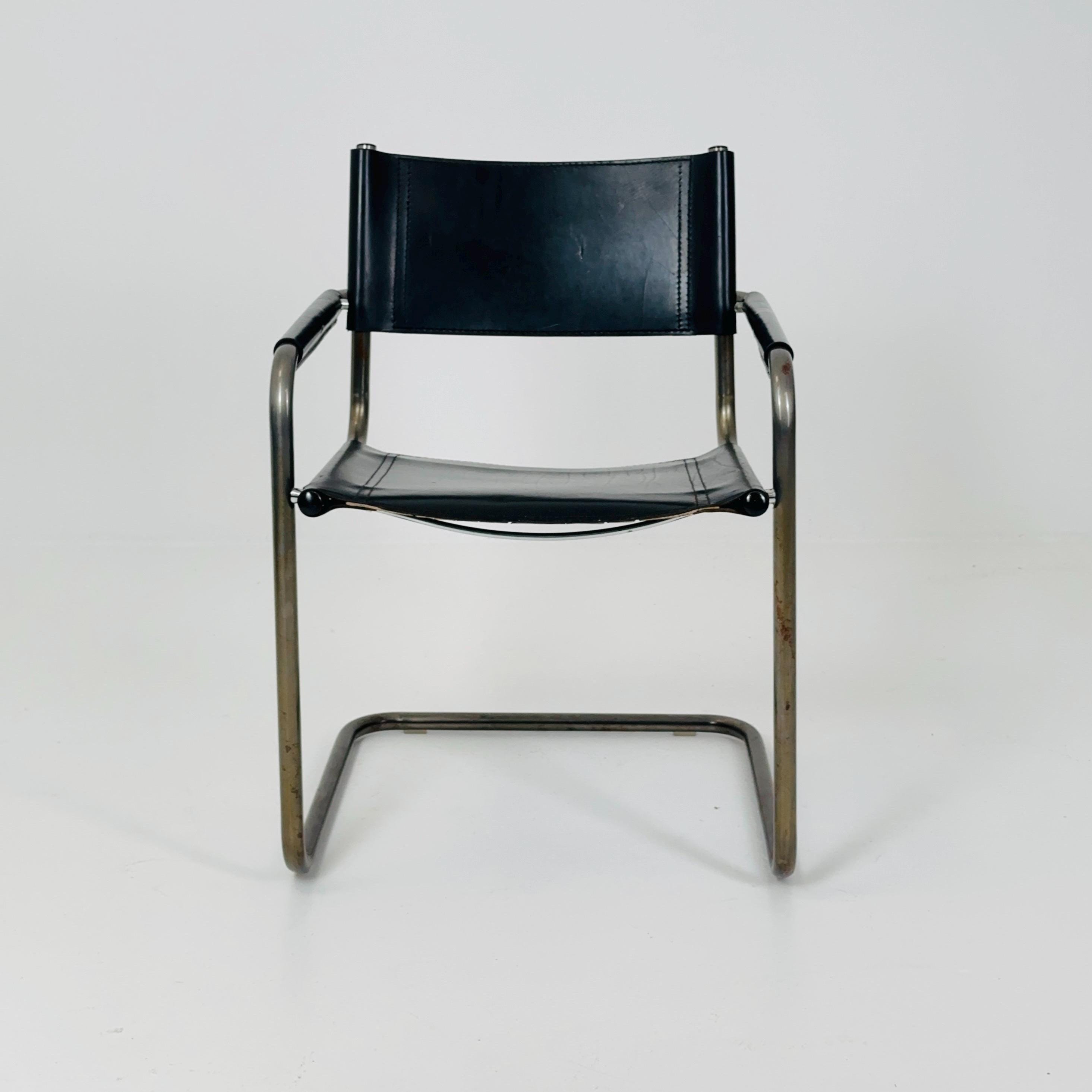 ミッドセンチュリー バウハウス B34 黒革カンチレバーチェア、Mart