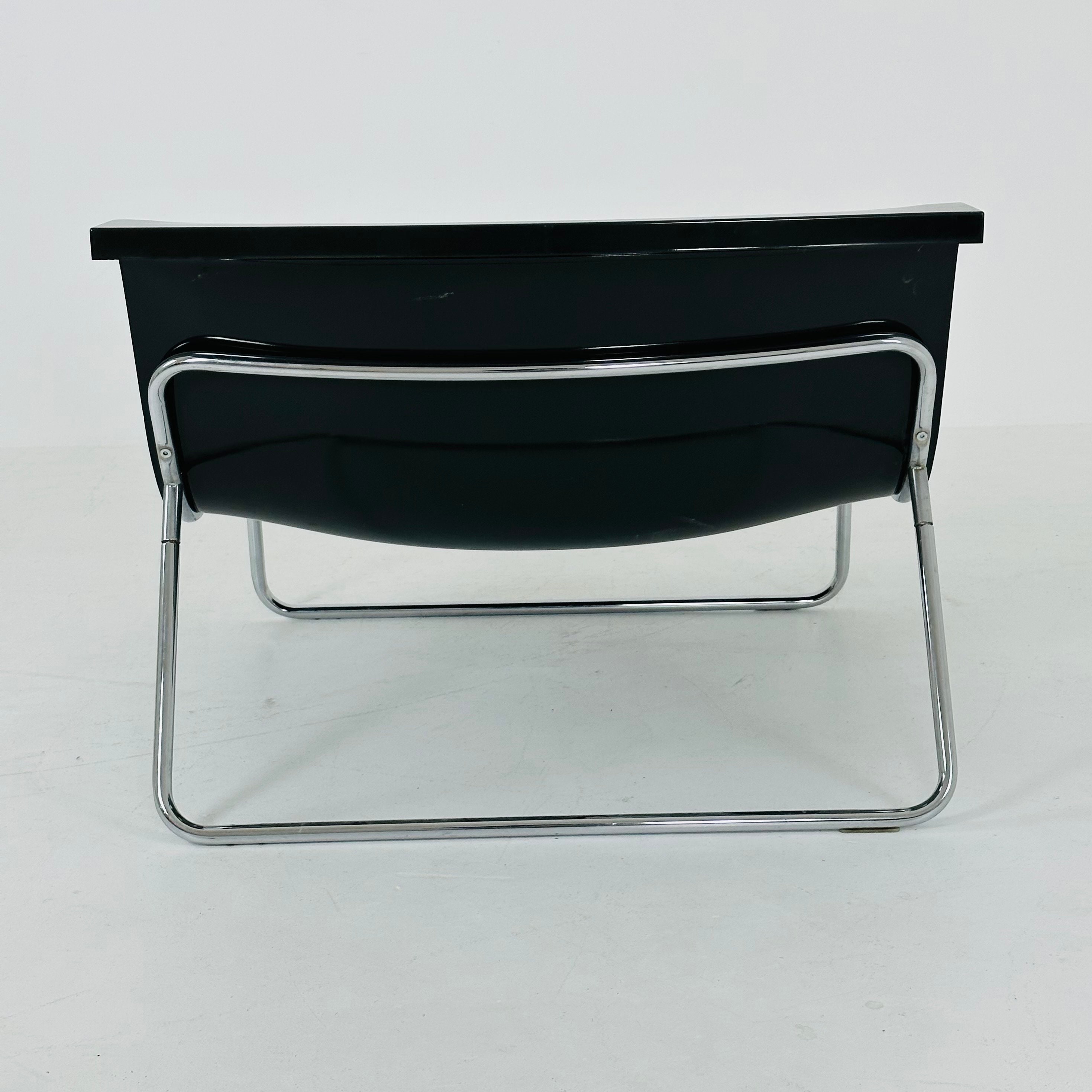 カルテル　Piero Lissoni ピエロリッソーニ　ラウンジチェア　FORM ピエロ・リッソーニによるダークグリーンフォームラウンジチェア