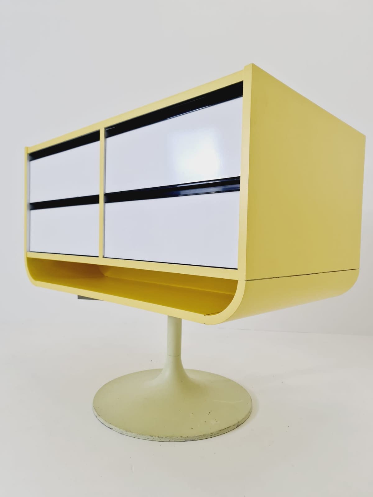 スペースエイジ ミッドセンチュリー ガラス前面のチューリップ