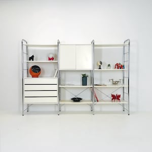Minimalistiskt vitt stående modulärt hyllsystem "Niklas" av Rutger Andersson för IKEA Sverige 1980-talet