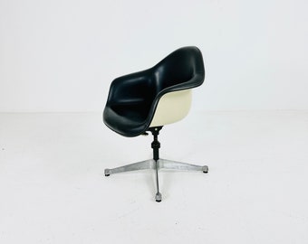 Fiberglass Swivel Chairs by Ray & Charles Eames for Herman Miller, 1960s