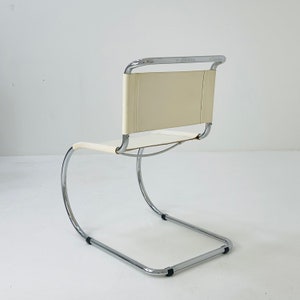 Cantilever MR10 vit stol av Ludwig Mies van der Rohe Italien, 1980-talet bild 5