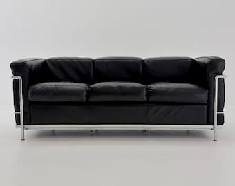 Mid century Bauhaus  black leather LC2 3-Seat Sofa by Le Corbusier for Cassina, Italy 1980s