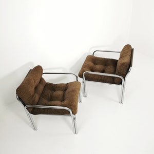 One of tow Bauhaus lounge armchairs in Tublar chrome with velvet upholstery, 1980s image 2