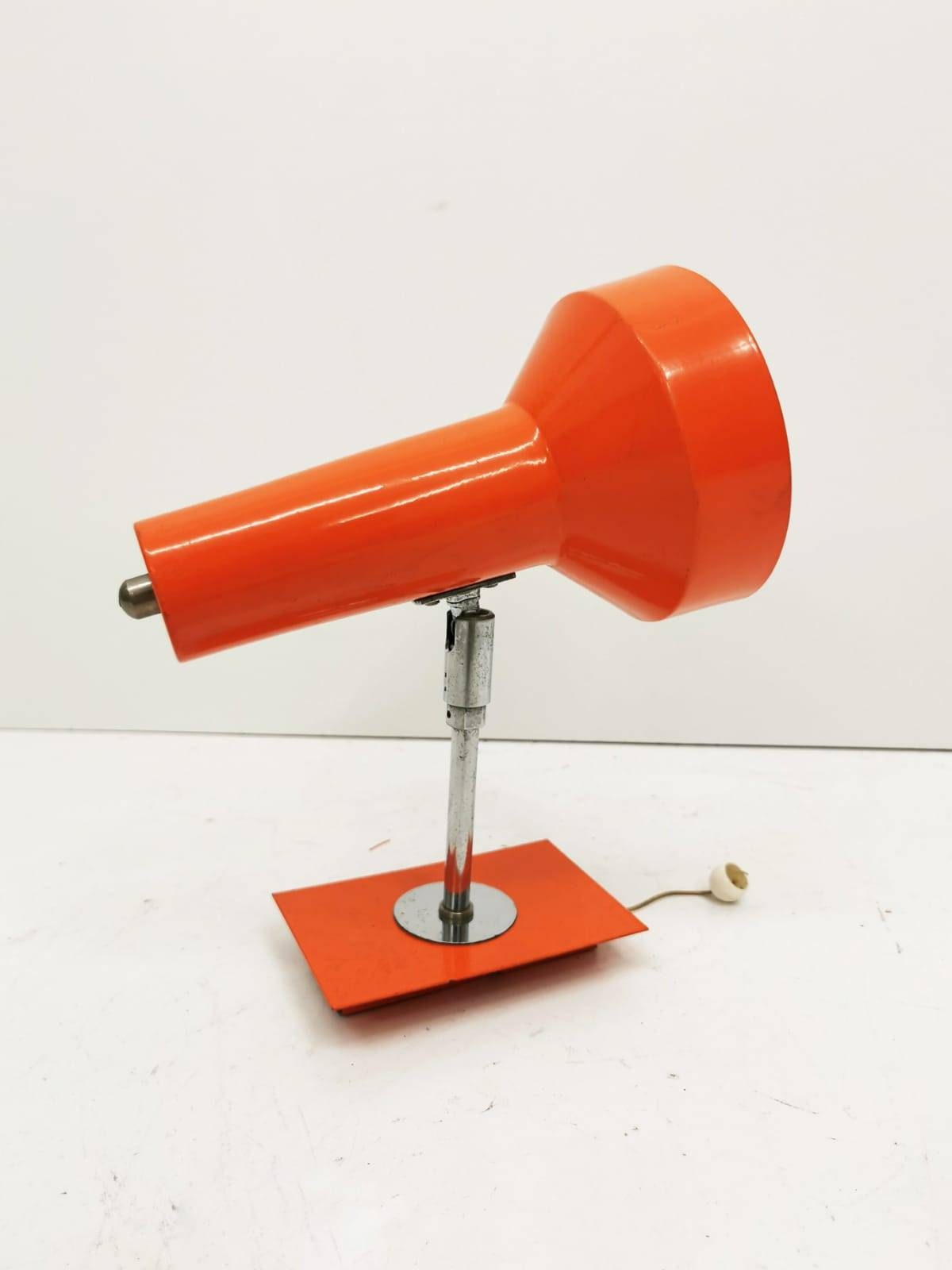 Lampe alt 70er Jahre orange m. Griff / Gestell, funktionstüchtig!