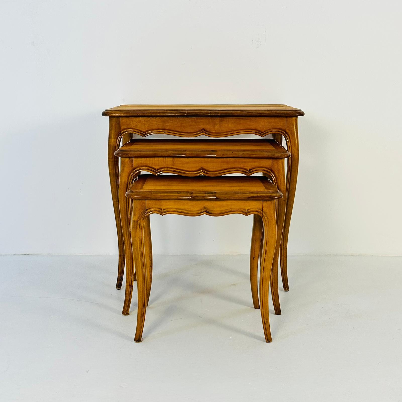アンティークフランス製ネストテーブル、1930年代、3脚セット - Etsy 日本
