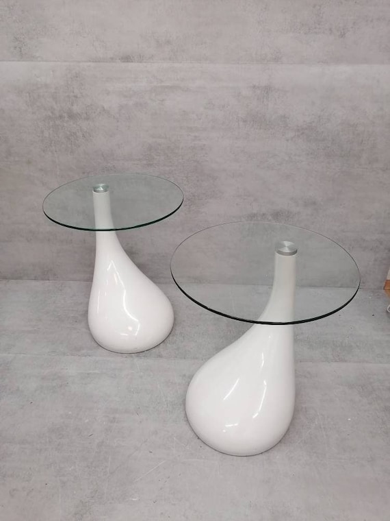 ミッドセンチュリースタイルのサイドテーブル（1/2） - パップアート