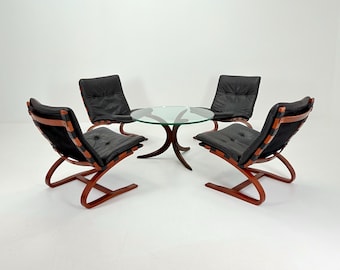 Rare Mid Century Scandinavian Living Room Set | 4 Kengu Lounge Chairs and coffee tbale by Elsa & Nordahl Solheim for Rybo | 1970s