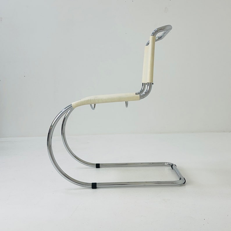 Cantilever MR10 vit stol av Ludwig Mies van der Rohe Italien, 1980-talet bild 4