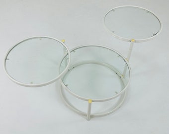 Tavolino da caffè/tavolino da divano Mid-Century moderno a più livelli in vetro e metallo bianco Milo Baughman, anni '70