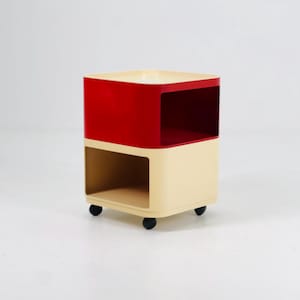 Raro carrito de servicio cuadrado Componibili de la era espacial de Anna Castelli Ferrieri para Kartell — Italia, años 60 — Modelo 4970