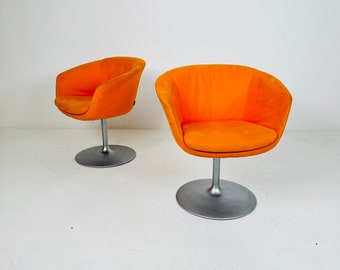 Ensemble de 2 chaises tonneaux pivotantes Walter Knoll de l'ère spatiale des années 1970.