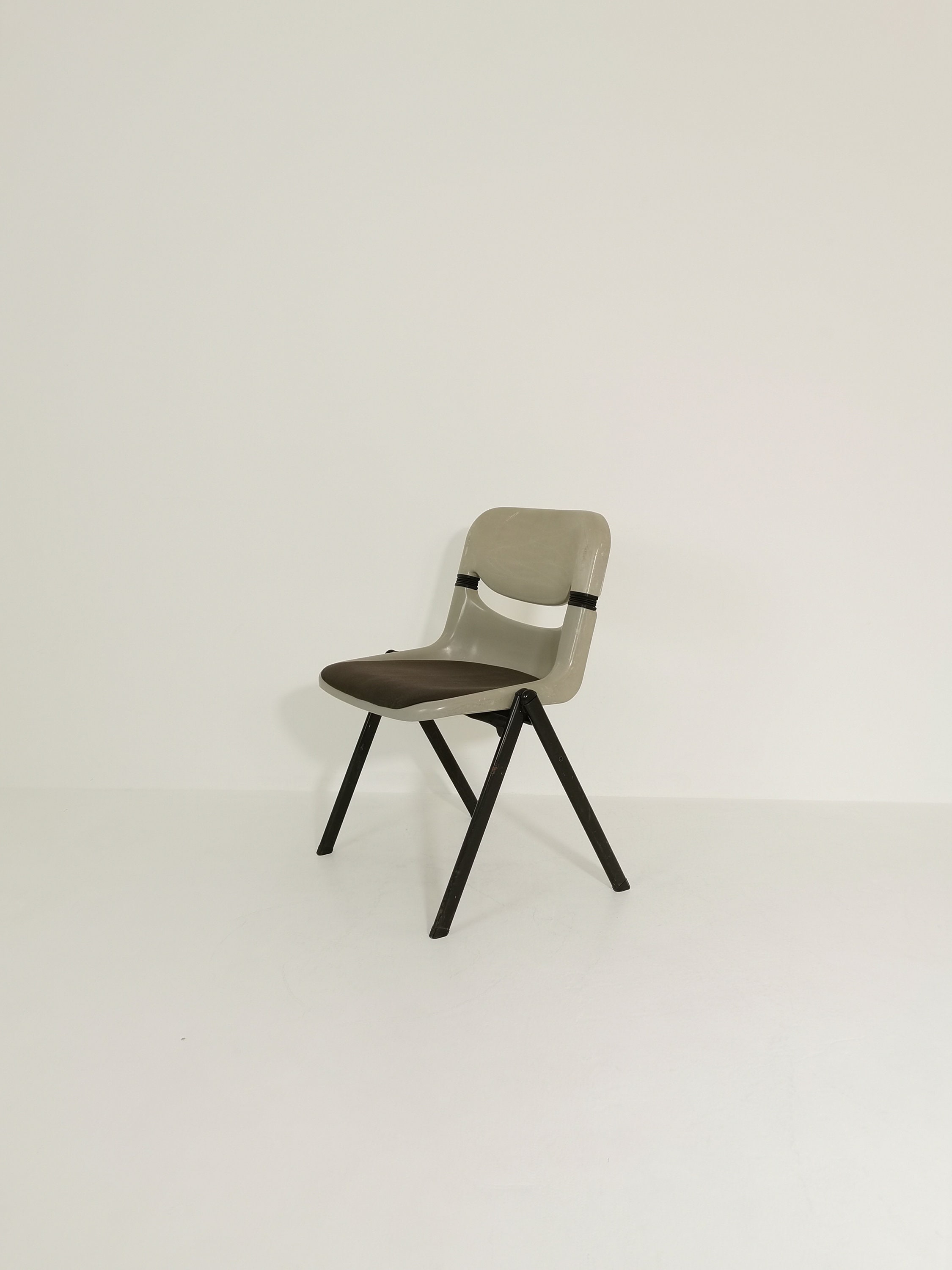 Mid-century Dorsal Office Chair, Designed in 1980 by Emilio Ambas