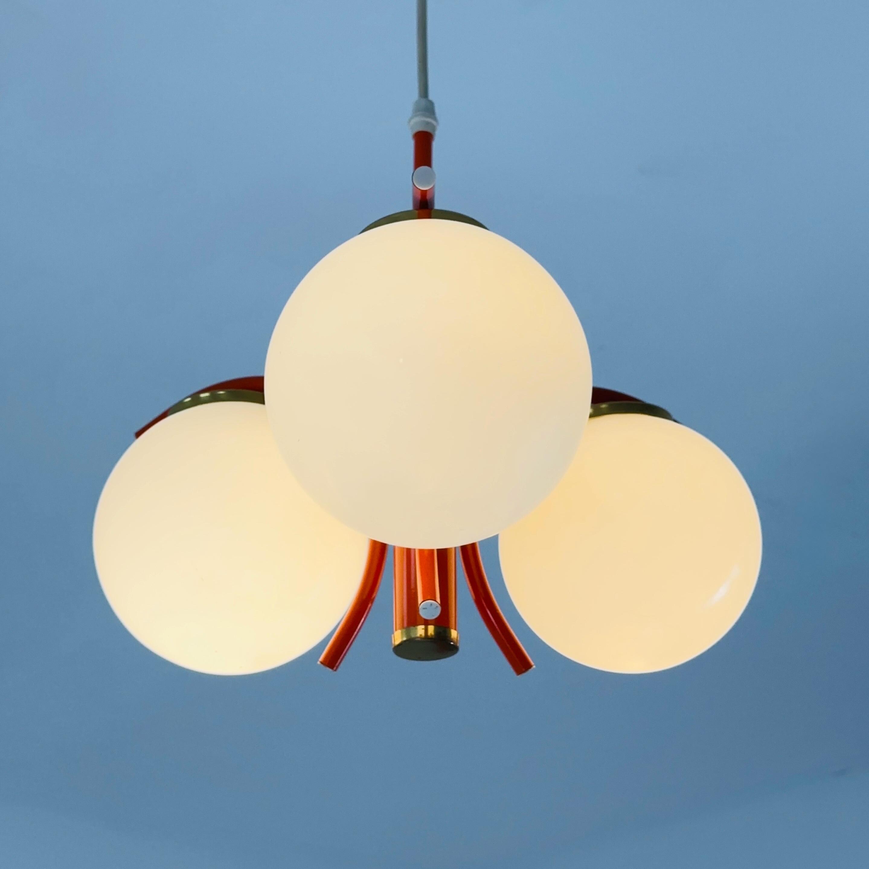 リチャード・エッシグ作、ミッドセンチュリー・スペースエイジ・ボール