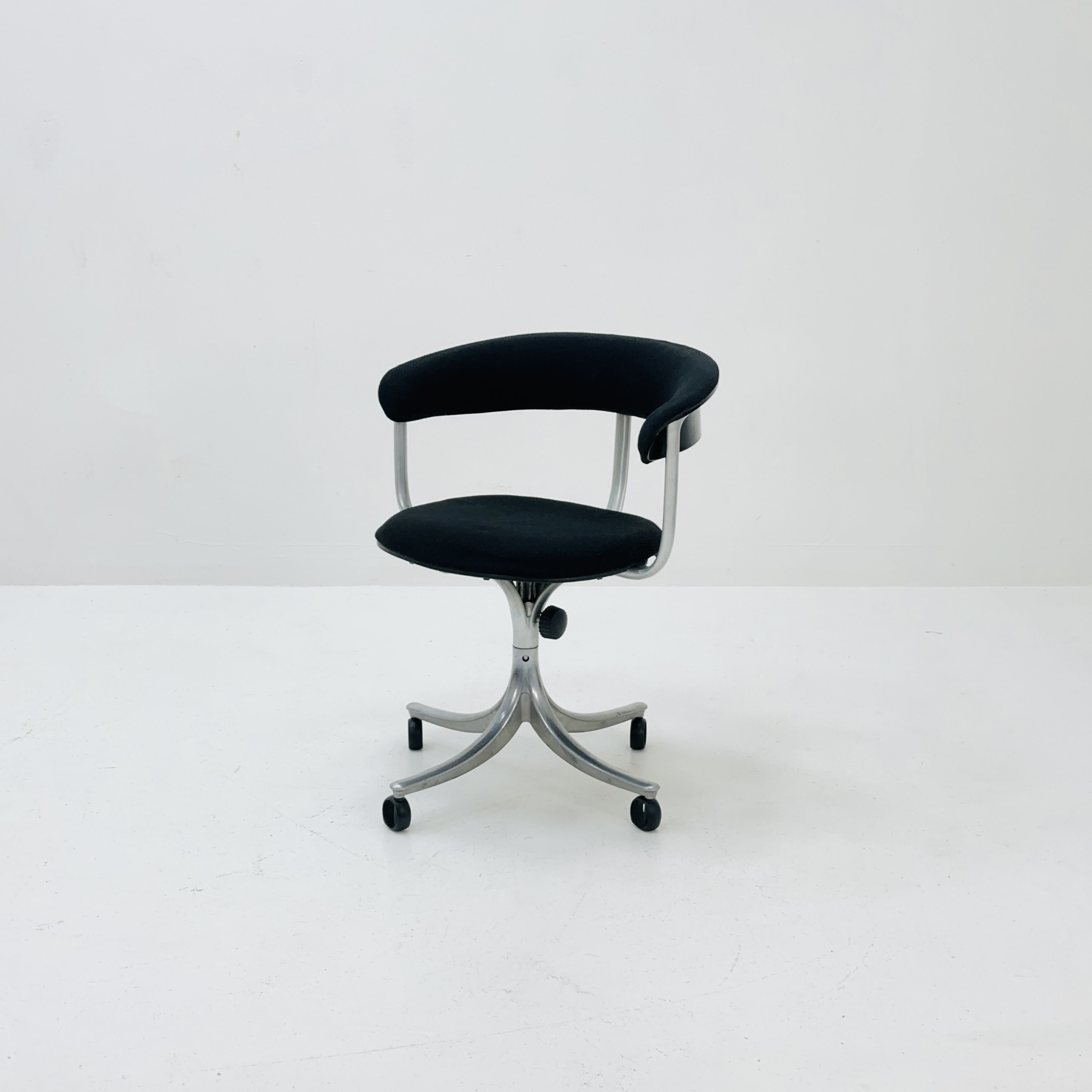 Kevi Office Chair by Jorgen Rasmussen for Knoll, 1960s Kevi Office Chair by Jorgen Rasmussen for Knoll, 1960s