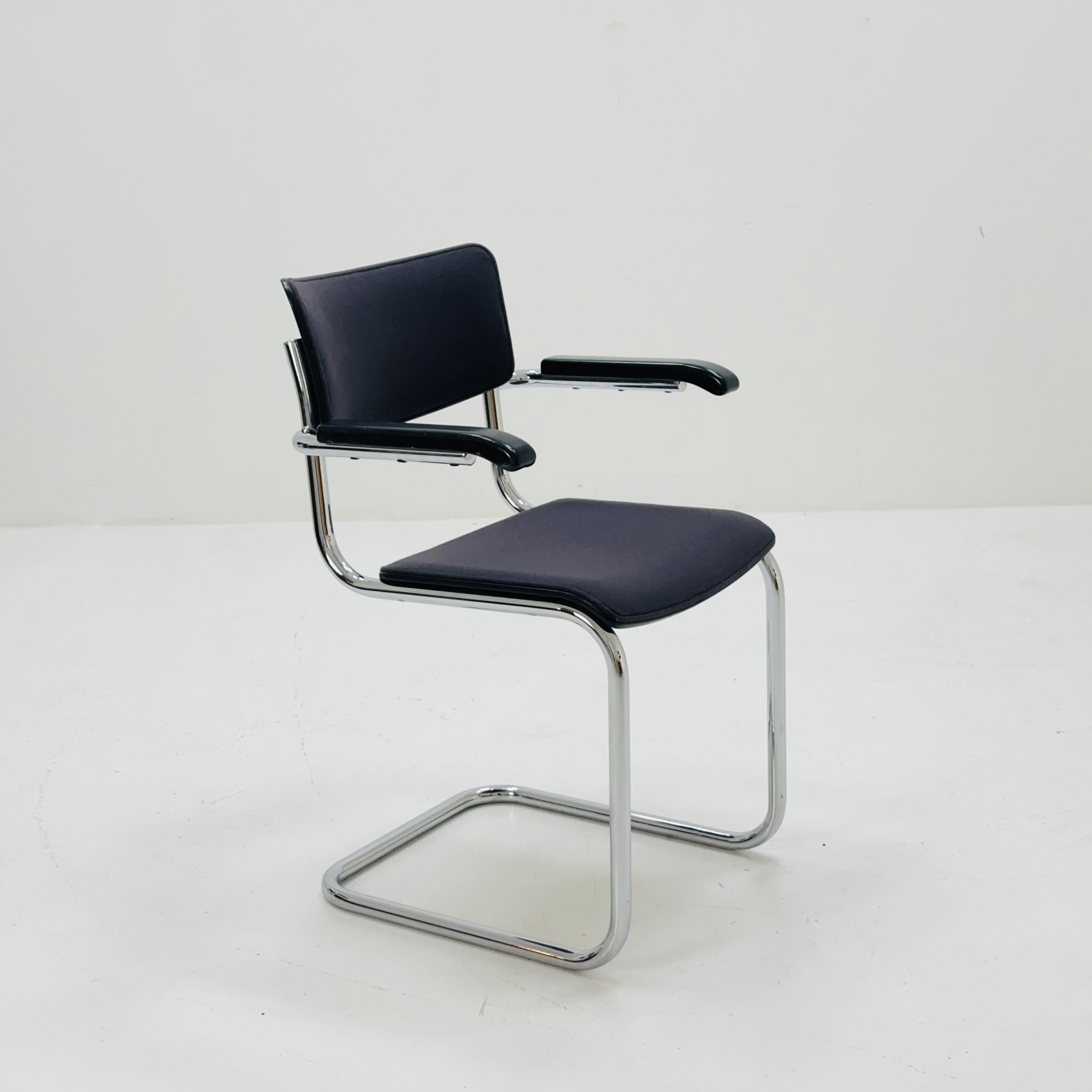 THONET / S43 ① S 43 Tubular steel classic cantilever Thonet | THONET S 43