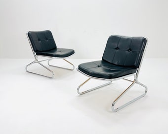 Mid century Bauhaus tubular lounge Chair black leather Italy 1980s