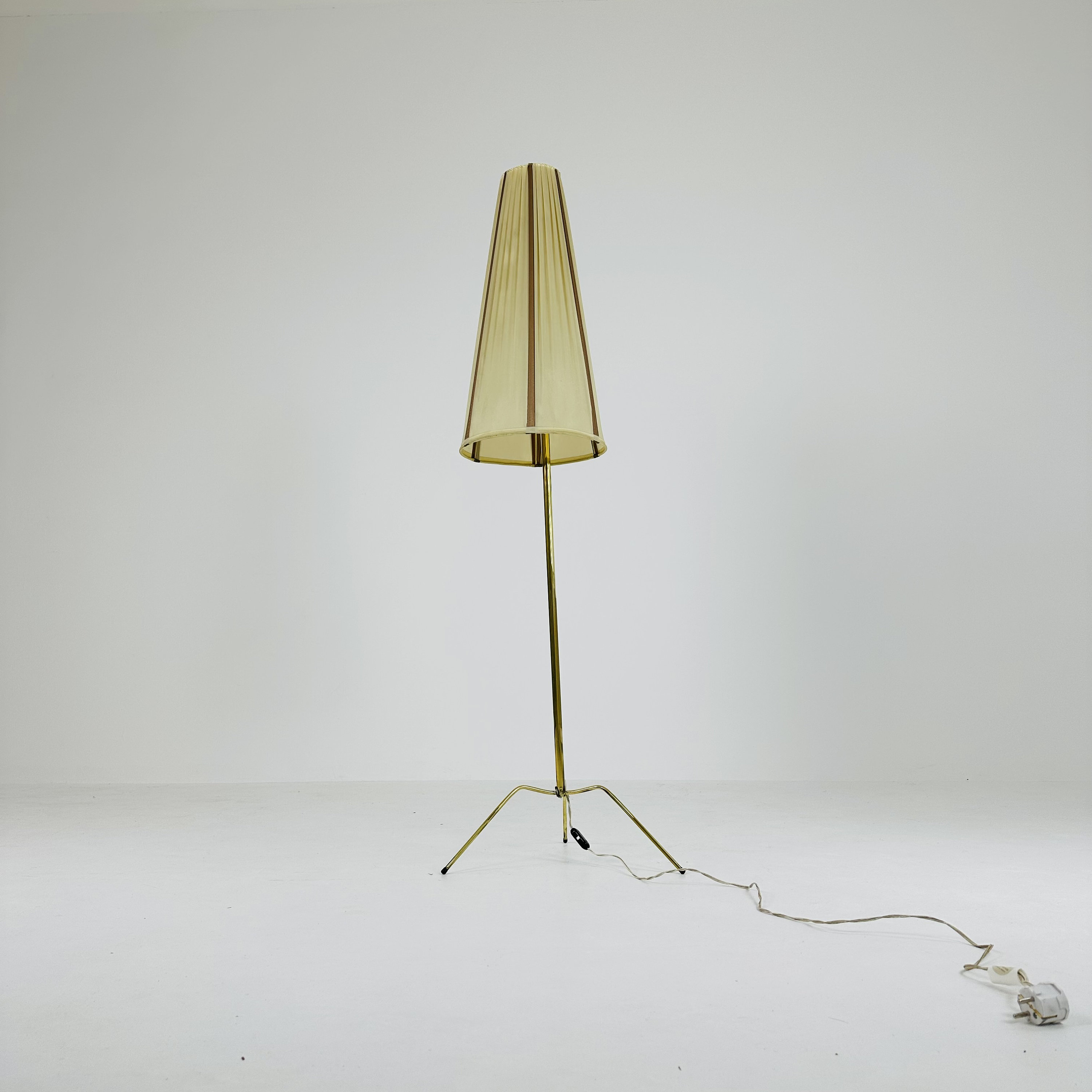 Vintage tripod lamp - .de