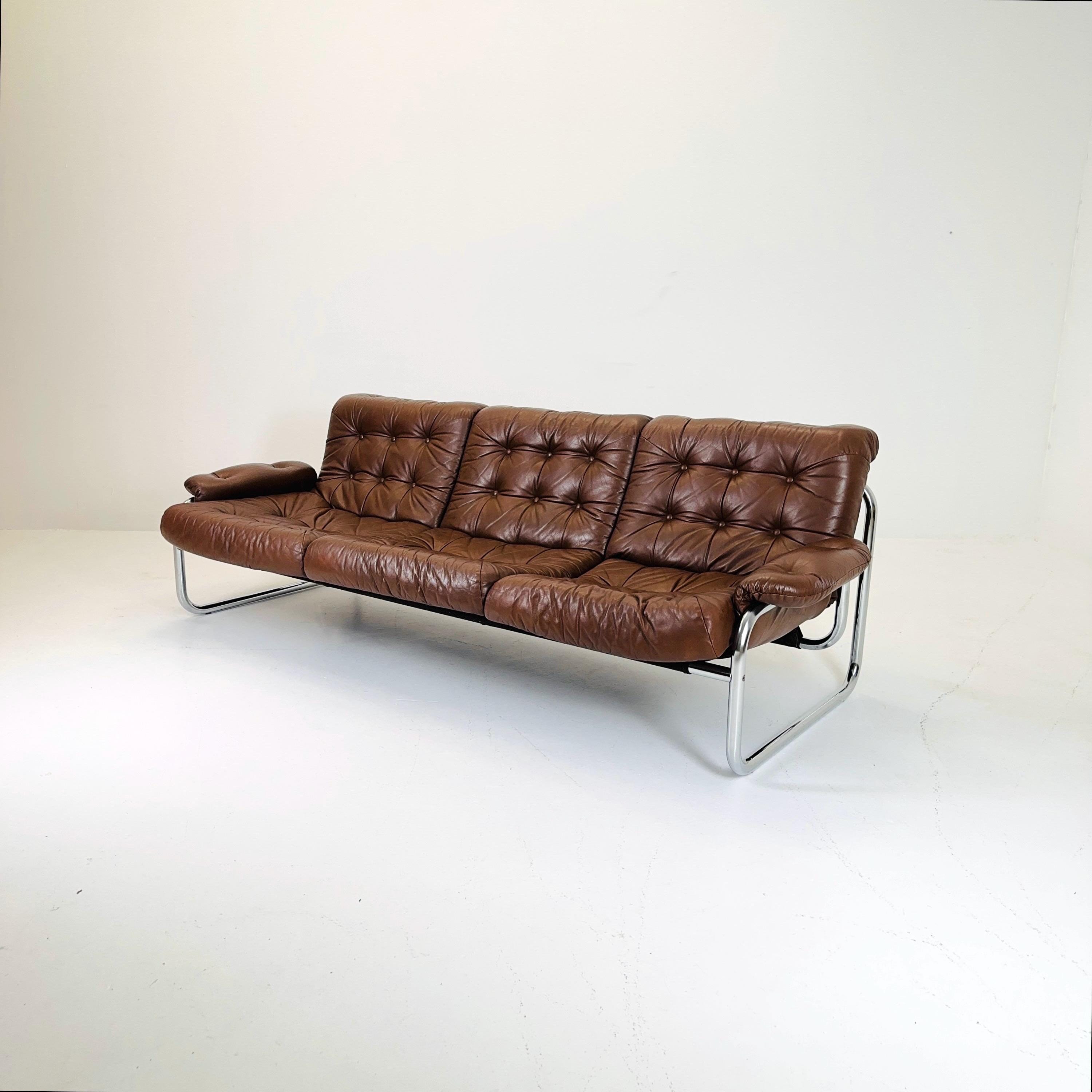 古い　ビンテージソファ　左肘側　70年代 古い ビンテージソファ 左肘側 70年代 1970's leather sofa