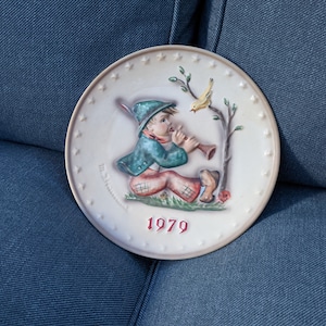 Hummel Annual Collectible Plates — 1977, 1978, 1979, 1980, 1982, 1984, 1985, 1989, 1993, 1994