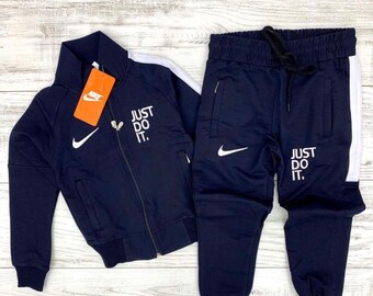nike joggers suit