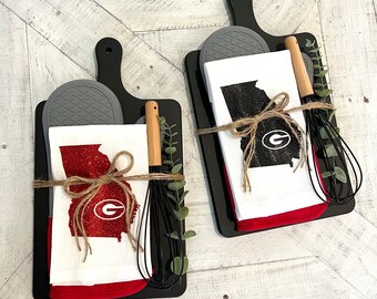 Christmas Gift | Housewarming Gift | Host Gift | Closing Gift | GA Bulldogs | Football Lovers | Kitchen Decor | GA Tea Towel | GA Football