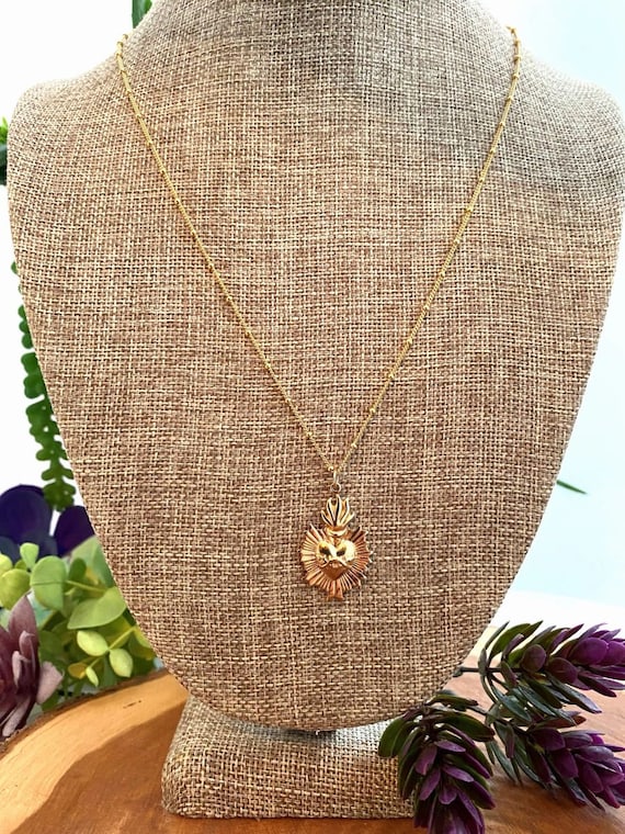 Necklace Sacred Heart Pendant, Sacred Heart Medal, Gold Chain, Catholic  Jewelry, Catholic Gifts, Confirmation Gift, Mothers Day Gift
