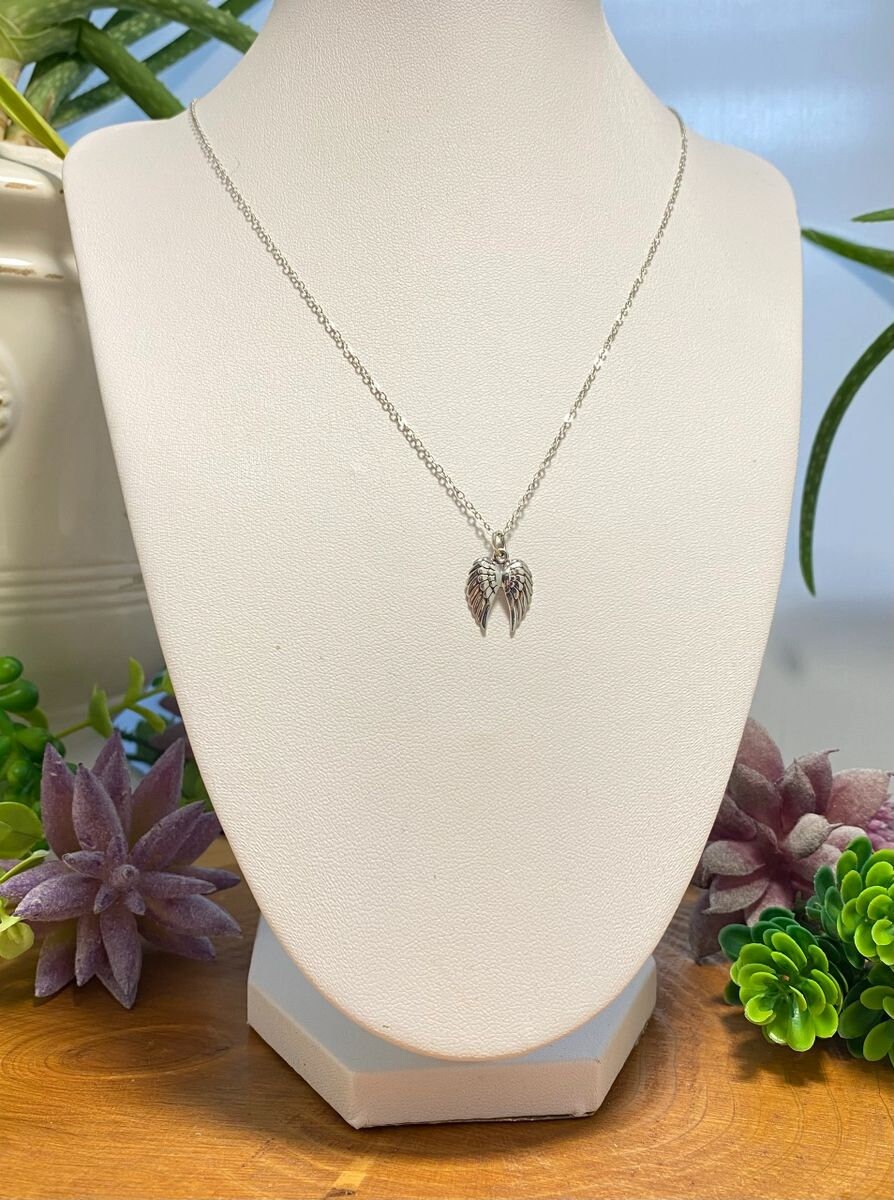 し*ん様 Vivienne Westwood WING ペンダント ネックレス Vivienne Westwood Wing Necklace - Etsy