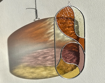 70s Style Glasmalerei-Sonnenfänger: Retro Fensterbild