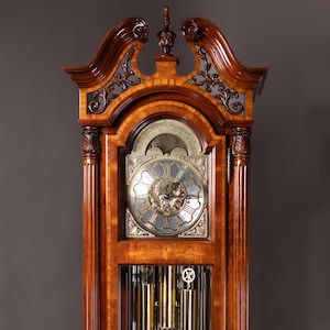 Exceptional Howard Miller Grandfather Clock – 9-Tube Chime