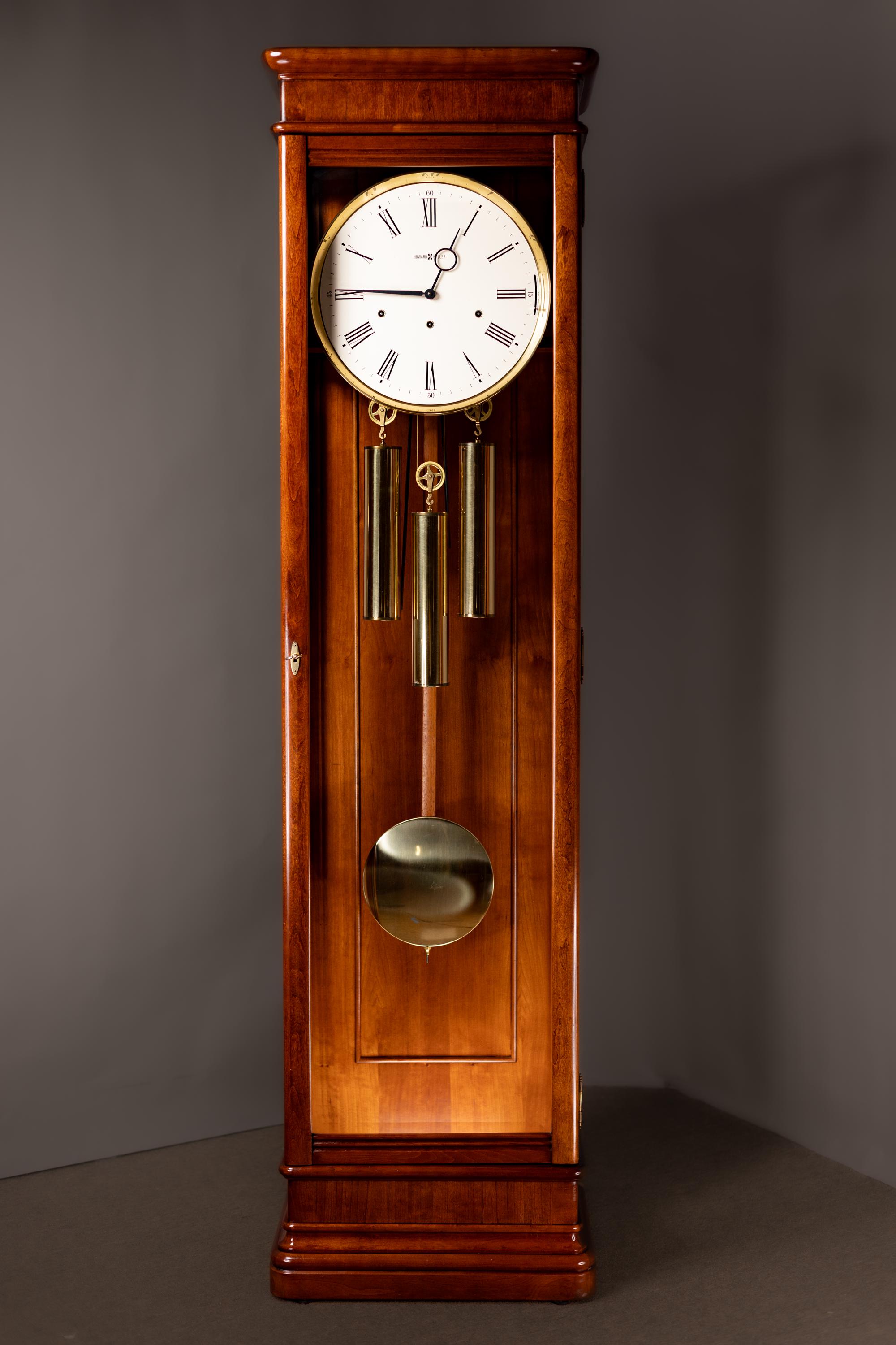 Reloj de pie moderno de Howard Miller España