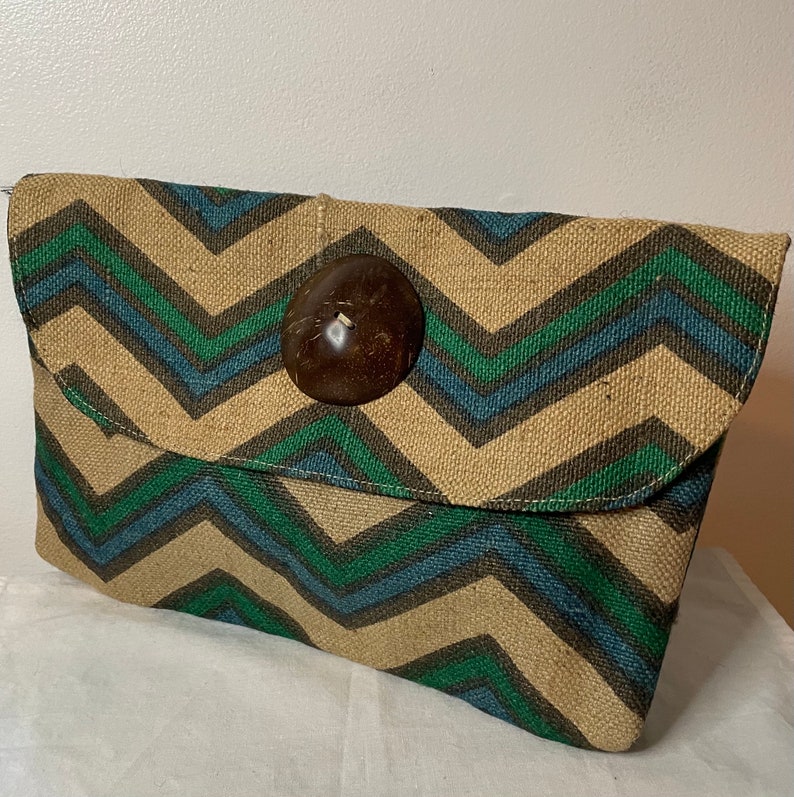 Vintage natural fiber blue green tan clutch button