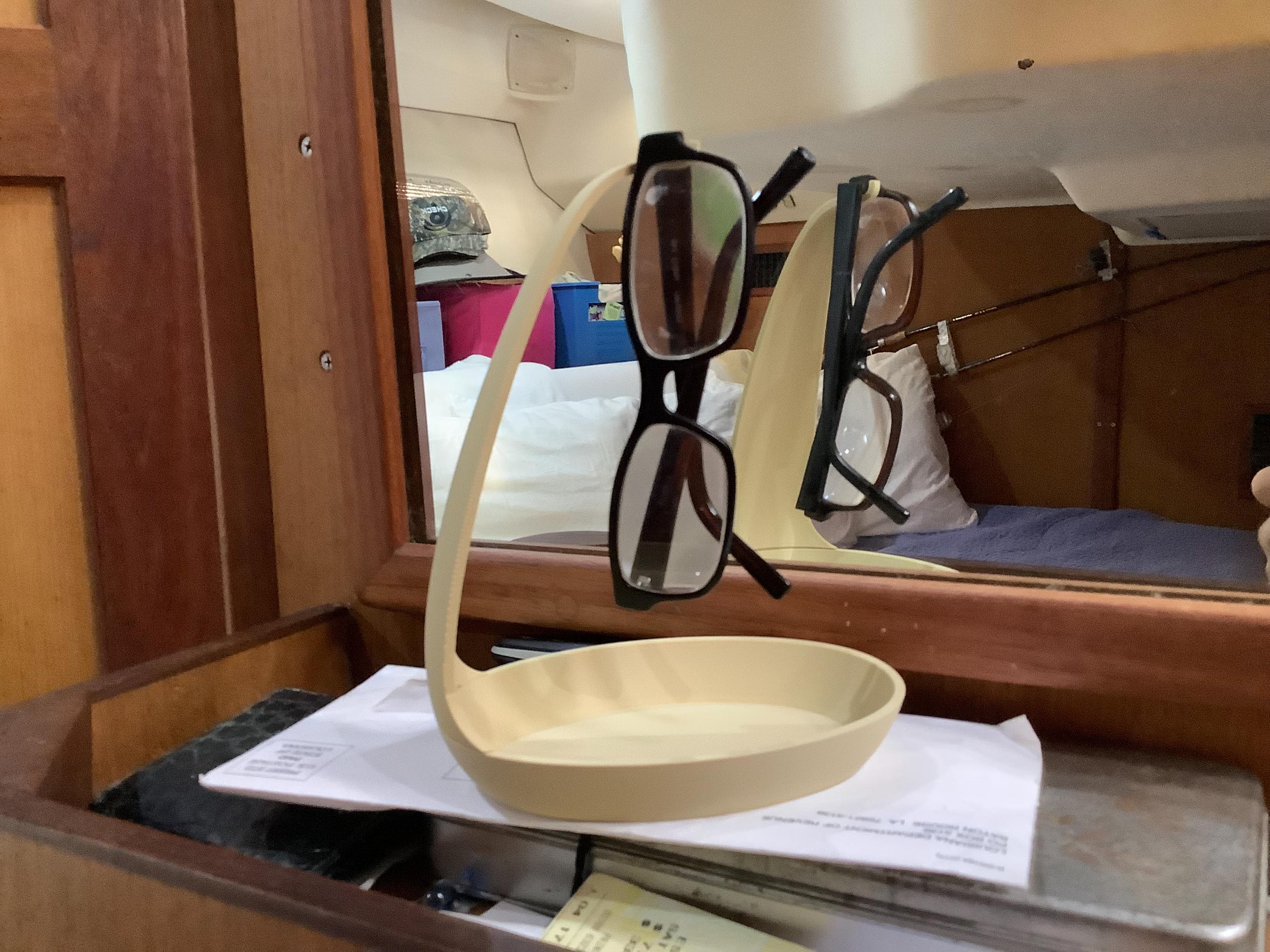 帆船型 グラスホルダー ゴールドカラー Sailboat Eyeglasses Holder - Etsy
