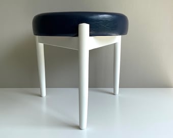 Vintage stool. Three-legged. Wood . Hugo Frandsen style. Leatherette . Night blue. White . Scandinavian. 60s