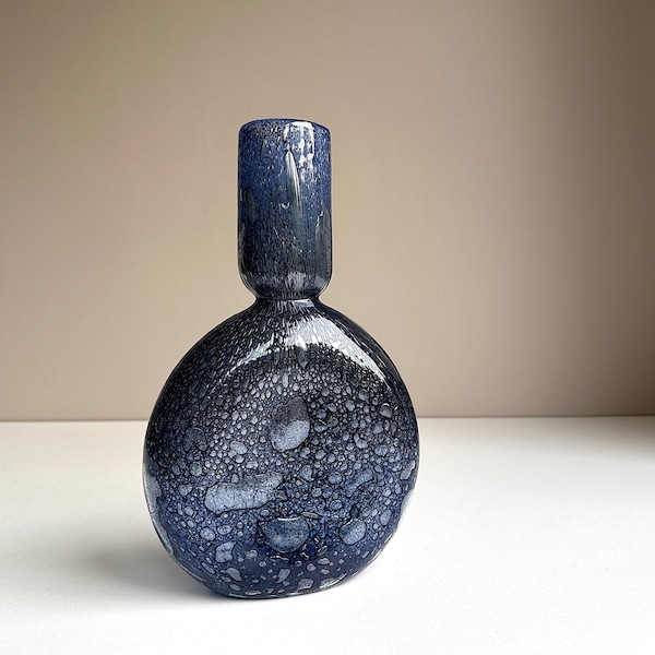 Vintage vase. Barovier & Toso. Ercole Barovier. Murano. Italy. Pulegoso. Efeso. Blue. Mouth-blown. 1960s. MCM. Overlay glass