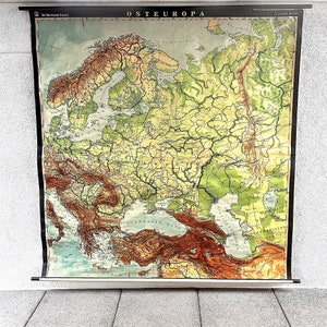 Mappa murale della scuola vintage. Europa orientale. Dott. Hermann Haack. Di lingua tedesca. VEB Istituto Geografico-Cartografico Gotha. DDR. MCM
