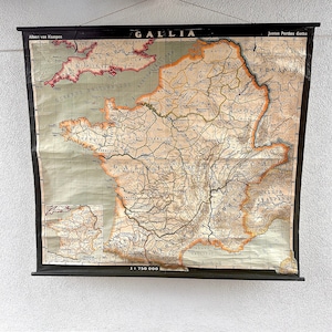 Mappa murale della scuola vintage. Gallia. Francia . Albert van Kampen. Latino. VEB Istituto Geografico-Cartografico Gotha. DDR. MCM
