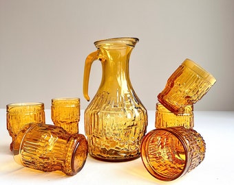 Vintage juice set. Bormioli. Italy . Glass . Yellow . Brutalist. 7 parts. 70s. 80s. Decanter. Wine . Water carafe. relief