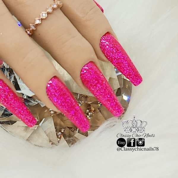 Press on nails, glue on, neon pink, reflective, glitter, flash responsive, artificial nail extensions