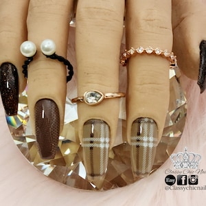 Press on nails, glue on, Autumn plaid, sweater, brown & glitter, artificial nail extensions