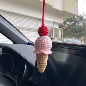Handgemaakte gehaakte crème autospiegel bedel, amigurumi auto-accessoires, nieuwe auto cadeau, autospiegel hangend, auto-interieur, achteruitkijkspiegelhanger