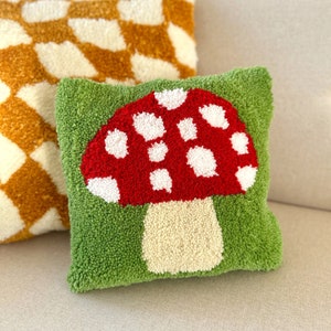 Mini federa per cuscino con motivo a fungo trapuntato, federa decorativa per cuscino ricamata, estetica con fungo rosso Y2K, federa per cuscino da tiro