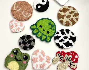 Porta-copos tufado à mão personalizável com agulha perfurada, tapetes decorativos divertidos para canecas do ano 2000, tapetes para decoração de jogos, tapetes artesanais para canecas, porta-copos para bebidas, decoração de mesa de dormitório