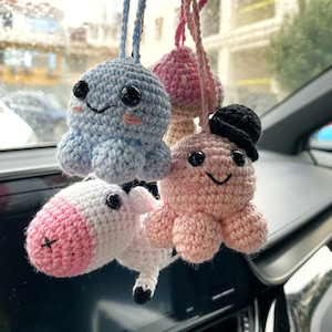 Leuke autospiegel hangende accessoires, gehaakte autohanger, baby-octopus roze paddestoelaccessoires, vrouwen tiener koe ornament, boho charme decor