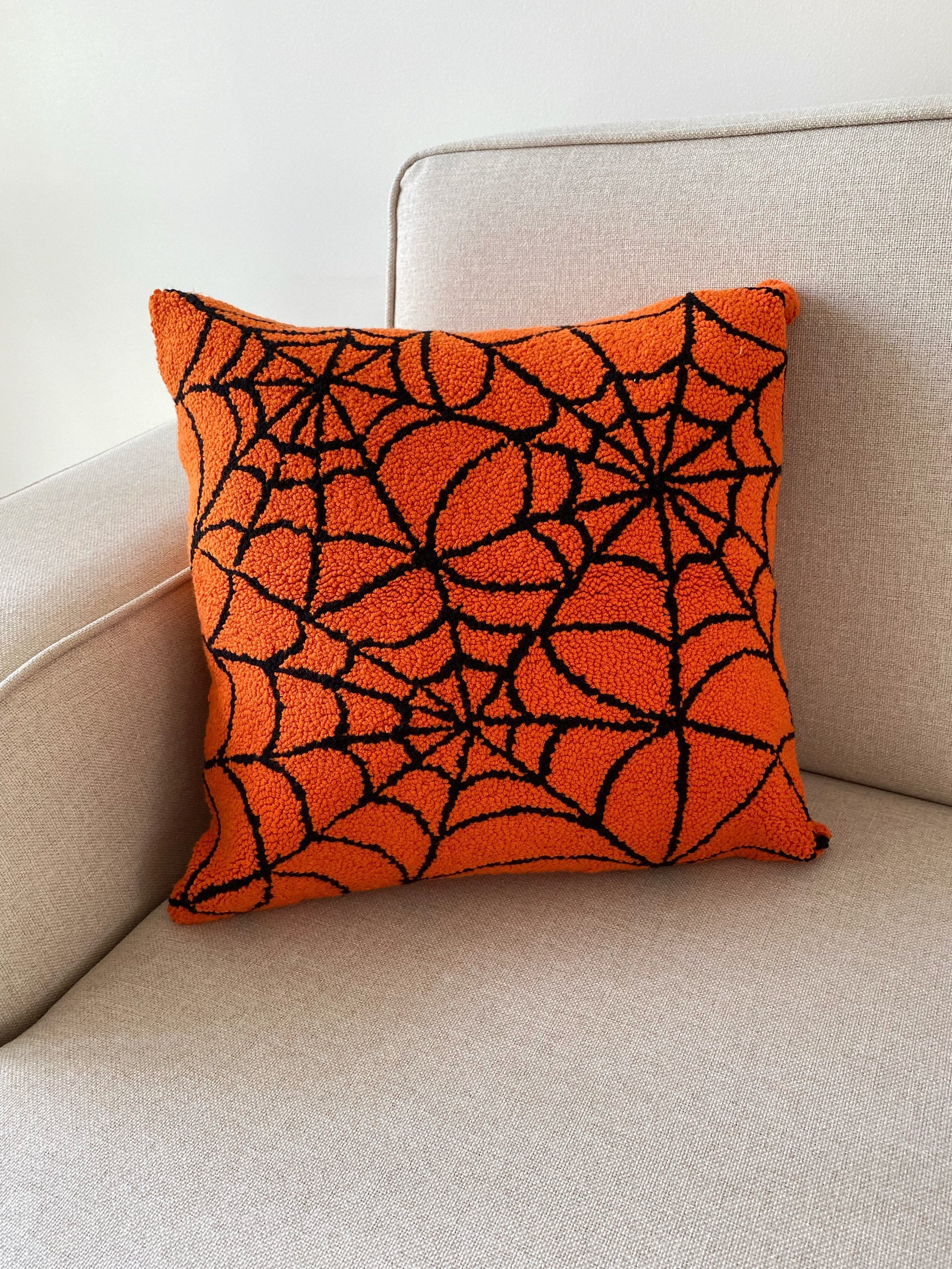 Housse d'oreiller d'halloween Touffue à La Main, Housse de Coussin Brodée en Toile d'araignée, Tapis