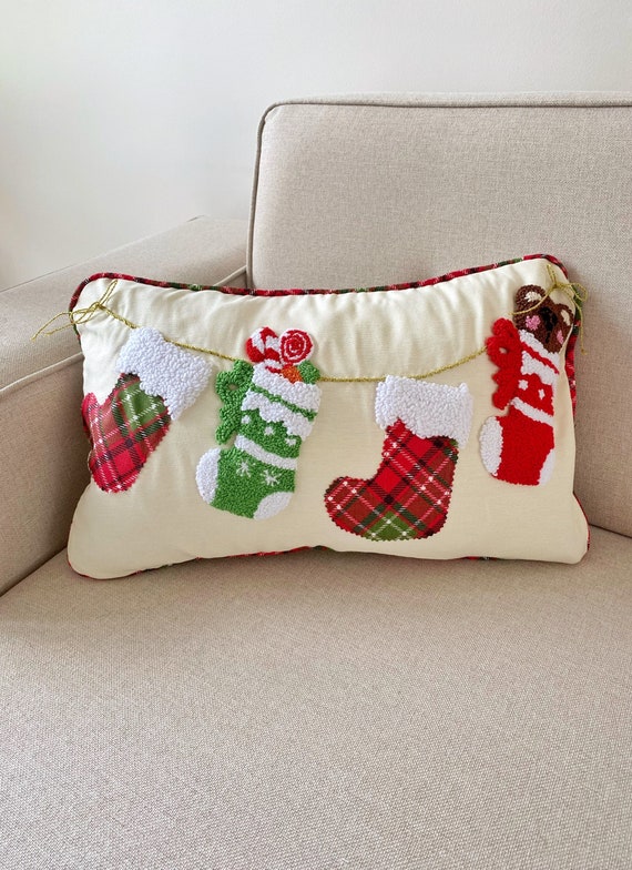 Hand Tufted Christmas Pillow Cover,embroidered Santa Cushion Cover, Winter  Holiday Home Decor Rug,merry Christmas Ornament,noel Gift 