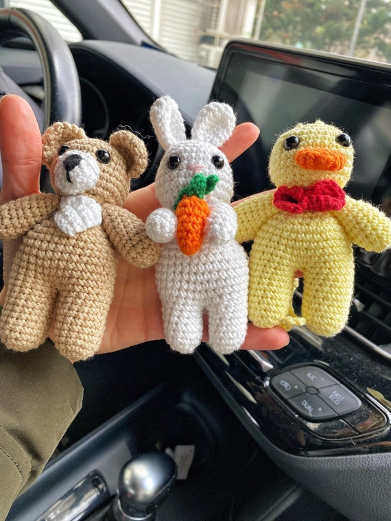 Handgemachte niedliche Tier häkeln Auto Spiegel Charms,Amigurumi Auto  Zubehör,neues Auto Geschenk,Auto Spiegel hängen,Auto-Innenraum,Rückspiegel  Anhänger - .de