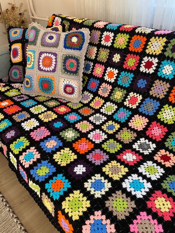 Crochet Granny Square Bedspreadhandmade Vintage Cozy Bed - Etsy 【予約販売】本 US Vintage Ivory Blanket Granny’s ラグ